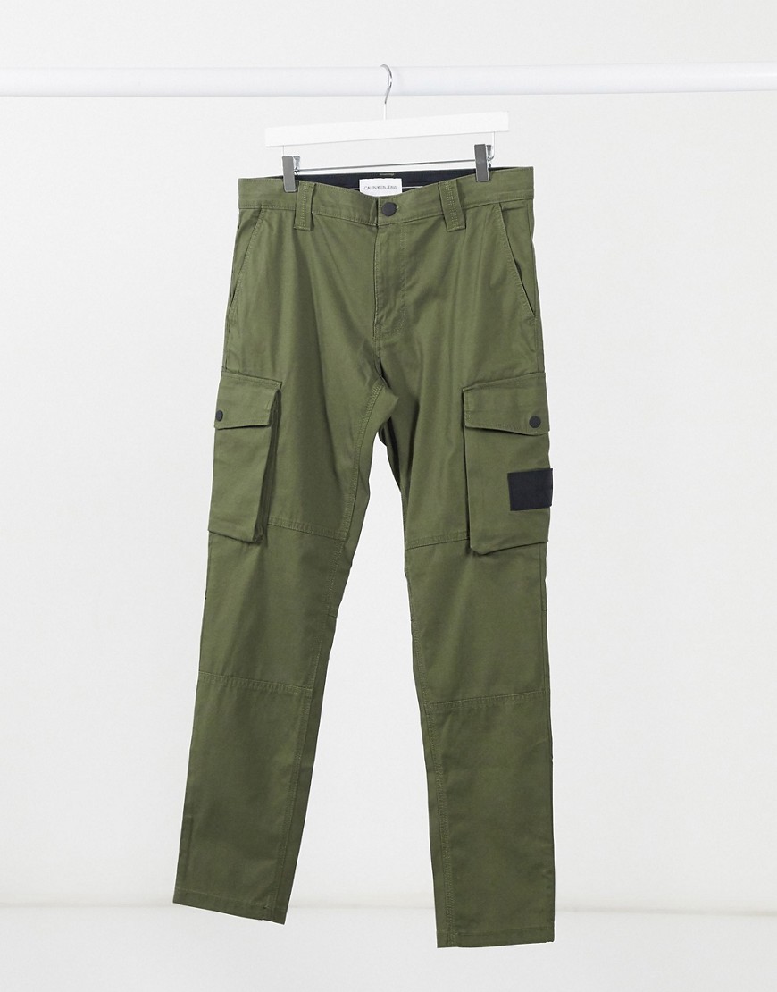 Calvin Klein Jeans - Skinny cargobroek in kaki met wassing-Groen