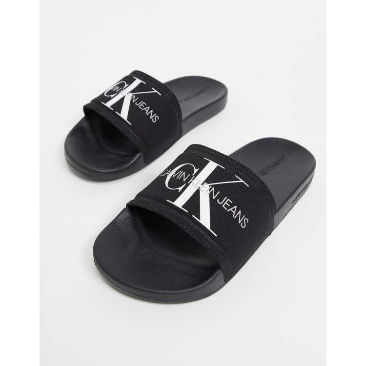 Calvin Klein Jeans Slider aus Leinen in Schwarz