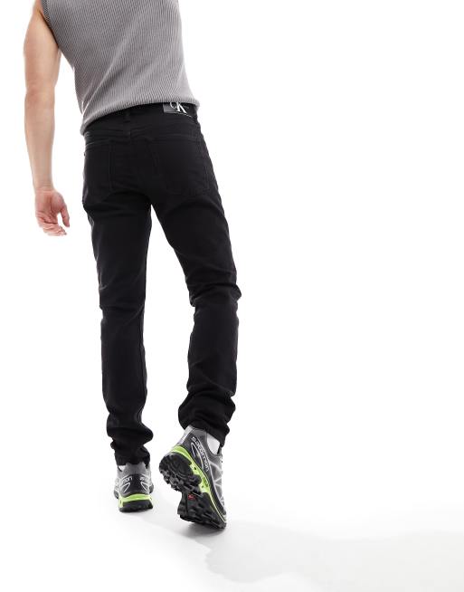 Black slim-fit jeans