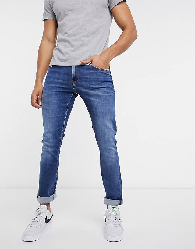Calvin Klein Jeans - slim fit jeans in mid wash