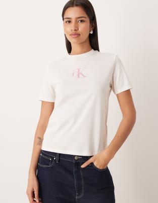 Calvin Klein Jeans - Slim-Fit-T-Shirt in Weiß mit Monogramm-Logo in Metallic