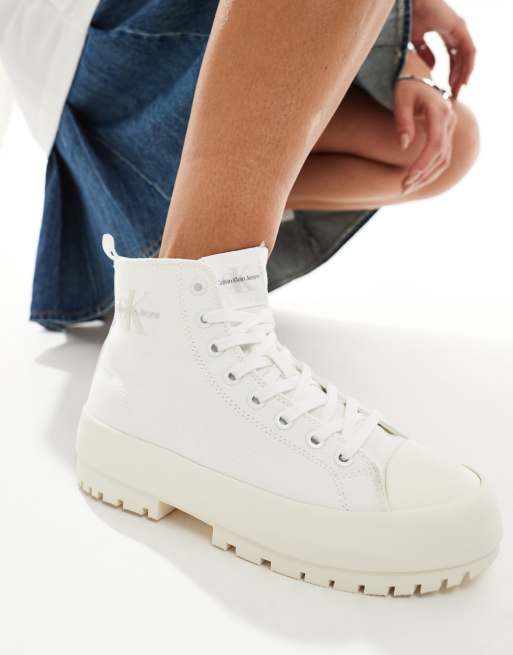 Calvin Klein Jeans Sneaker in Triple WeiB mit hohem Schaft und Profilsohle