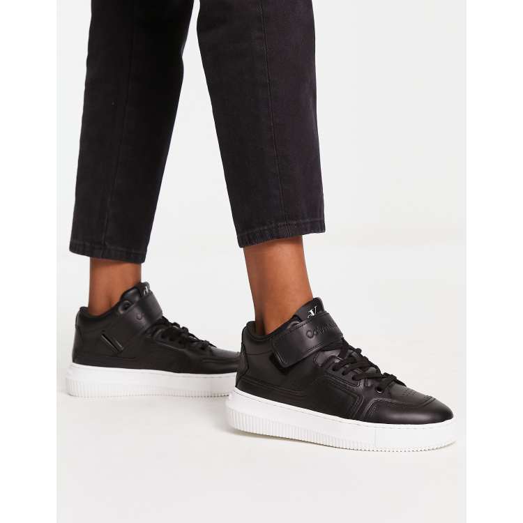 Calvin Klein Jeans Sneaker zum Schn ren aus Leder in Schwarz mit dicker Sohle