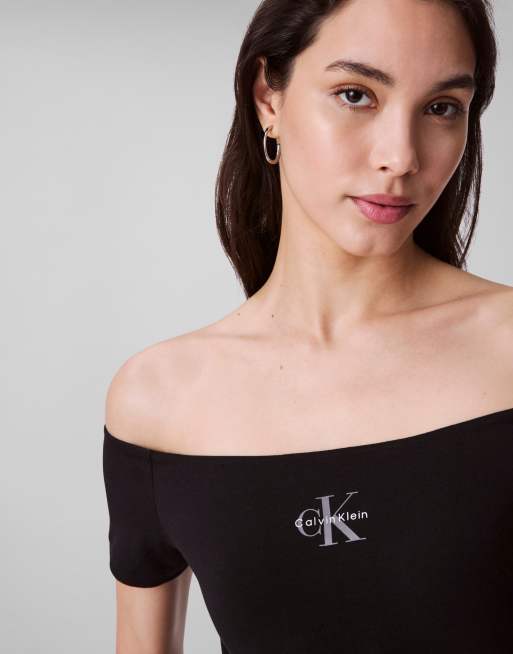 Calvin Klein Jeans - Sort offshoulder T-shirt med korte ærmer og logo, 2 af 4