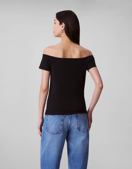 Calvin Klein Jeans - Sort offshoulder T-shirt med korte ærmer og logo, 4 af 4