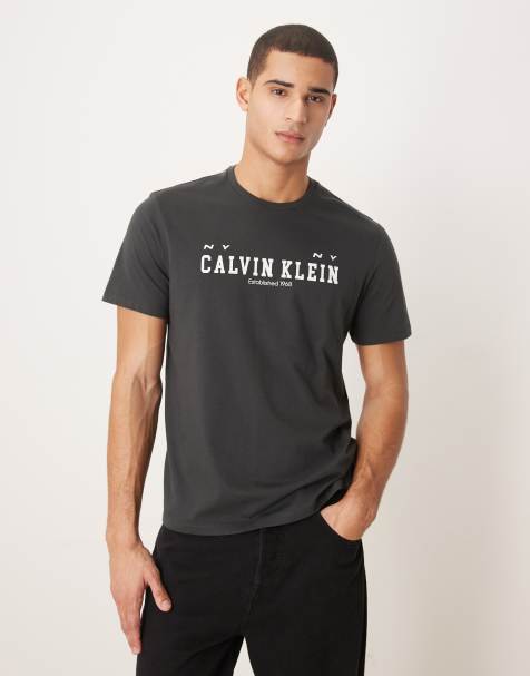 Calvin Klein Jeans - Sort T-shirt med college-grafik - view 1