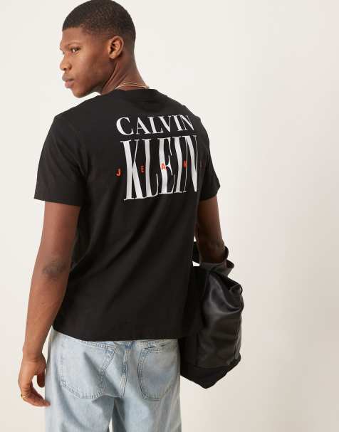 Calvin Klein Jeans - Sort T-shirt med logoprint på ryggen - view 1
