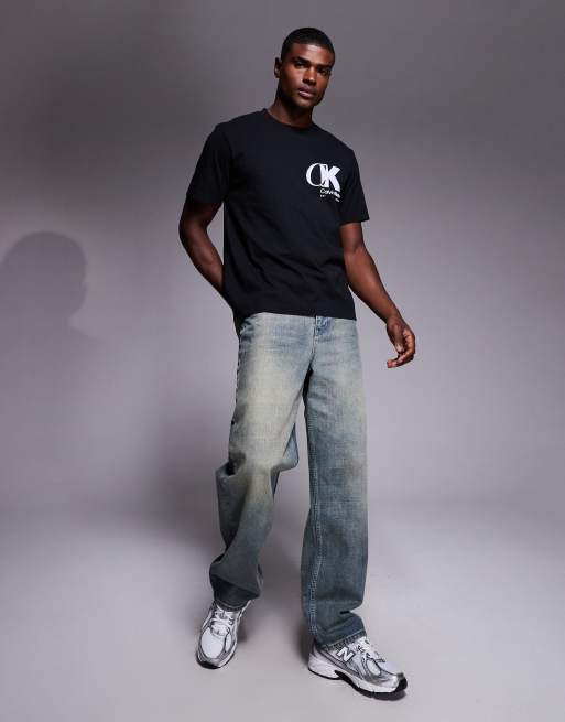 Calvin Klein Jeans - Sort T-shirt med stort våbenskjoldslogo, 2 af 5