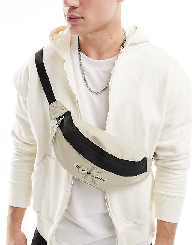 Calvin Klein Jeans - sport essentials waistbag in taupe