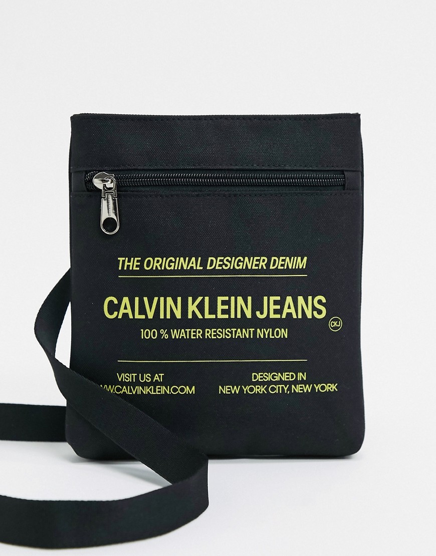 Calvin Klein Jeans - Sports Essential - Pilotentas met tekst in zwart