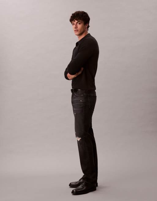 Calvin Klein Jeans – Standard – Gerade geschnittene Jeans in verwaschenem Schwarz mit Zierrissen, 3 von 5