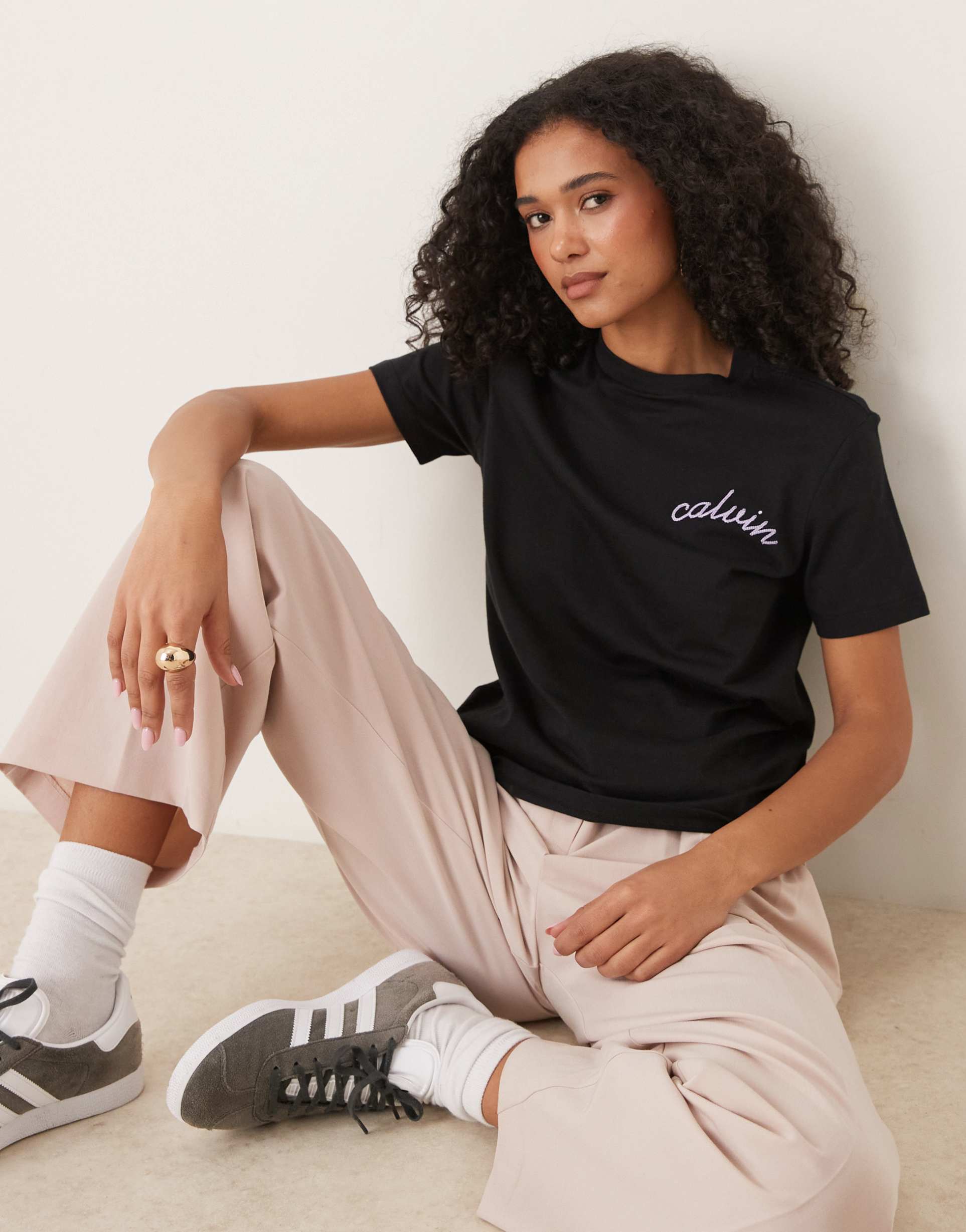 calvin klein jeans stitch chest logo t-shirt in black