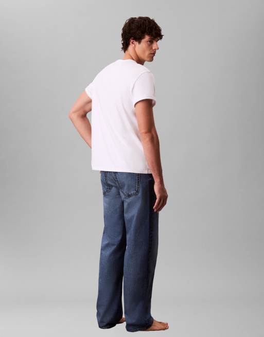 Calvin Klein Jeans – Straight-Jeans im 90er-Stil in mittelblauer Waschung, 4 von 5