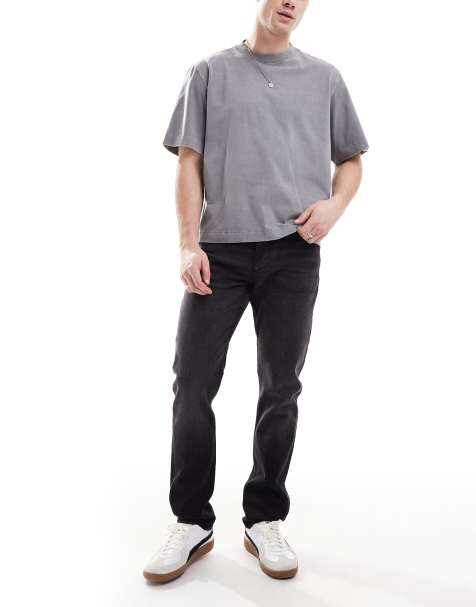 Calvin Klein Jeans – Straight Jeans in schwarzer Waschung mit schmalem Schnitt - view 1