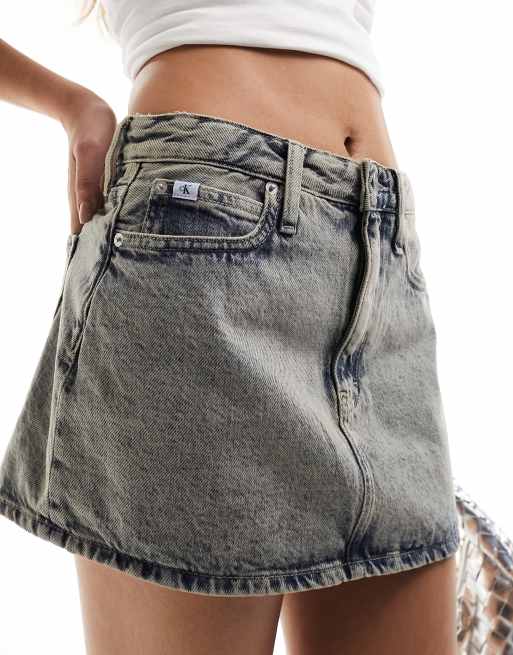 Calvin Klein Jeans - Superkort mininederdel i mellemvask