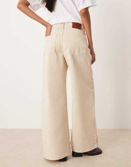 Calvin Klein Jeans – Superweite Chinohose in Beige, 5 von 5
