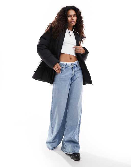 Calvin Klein Jeans – Svart pufferjacka med skärp och logga, 3 av 4