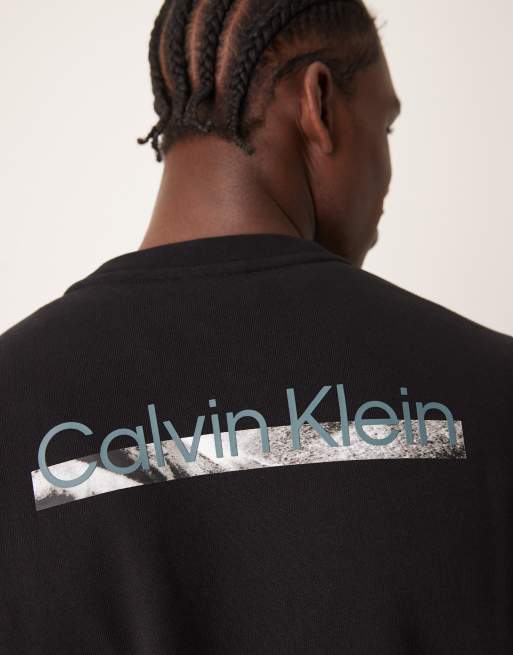 Calvin Klein Jeans – Svart sweatshirt med grafiskt tryck baktill, 4 av 4