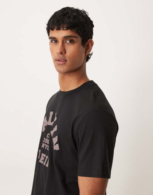 Calvin Klein Jeans – Svart t-shirt med collegetryck, 4 av 5