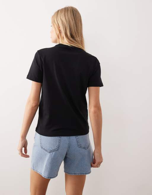 Calvin Klein Jeans – Svart t-shirt med klassisk passform och monogram , 3 av 4