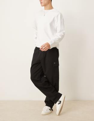 Calvin Klein Jeans – Svarta, raka cargobyxor i regular fit - view 1
