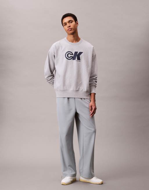 Calvin Klein Jeans – Sweatshirts in Grau mit sportivem Grafikprint, 2 von 4