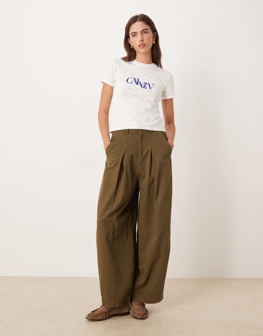 Calvin Klein Jeans - T-shirt ajusté effet rétréci à imprimé graphique - Blanc, 2 de 4
