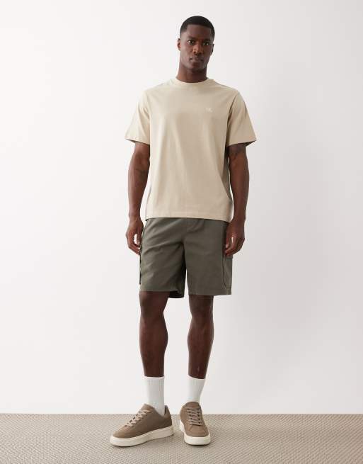 Calvin Klein Jeans - T-shirt beige con monogramma , 2 di 5
