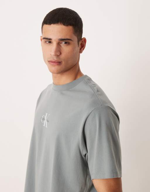Calvin Klein Jeans - T-shirt comoda con logo anni '90 verde slavato , 4 di 5