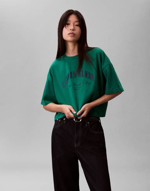 Calvin Klein Jeans - T-shirt corta squadrata verde con logo heritage 