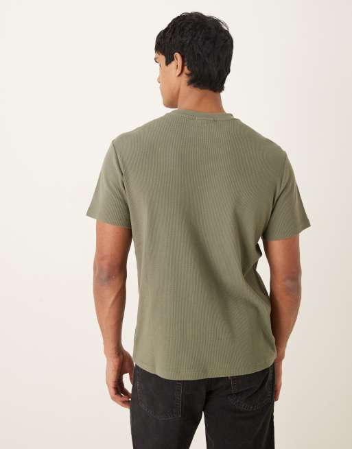 Calvin Klein Jeans - T-shirt gaufré à écusson - Kaki, 3 de 5