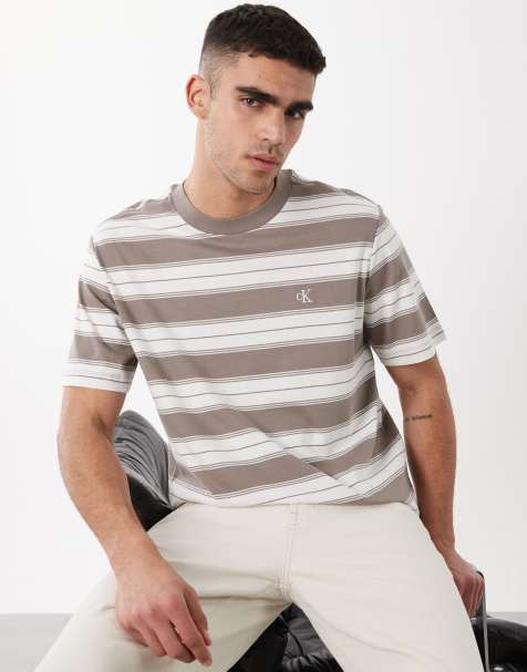 Calvin Klein Jeans – T-Shirt in Beige und Weiß gestreift - view 1