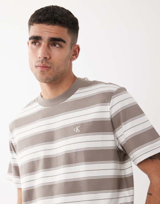 Calvin Klein Jeans – T-Shirt in Beige und Weiß gestreift, 4 von 5