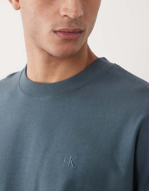 Calvin Klein Jeans – T-Shirt in Dunkelgrau mit Logoprägung, 3 von 5
