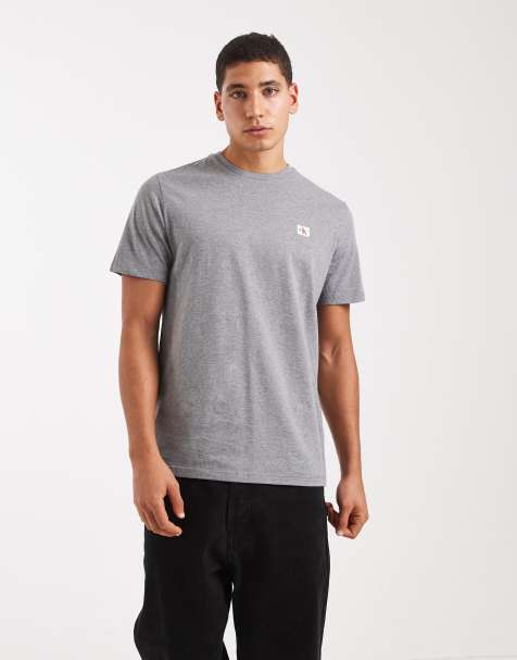 Calvin Klein Jeans – T-Shirt in Grau mit Logo-Aufnäher - view 1