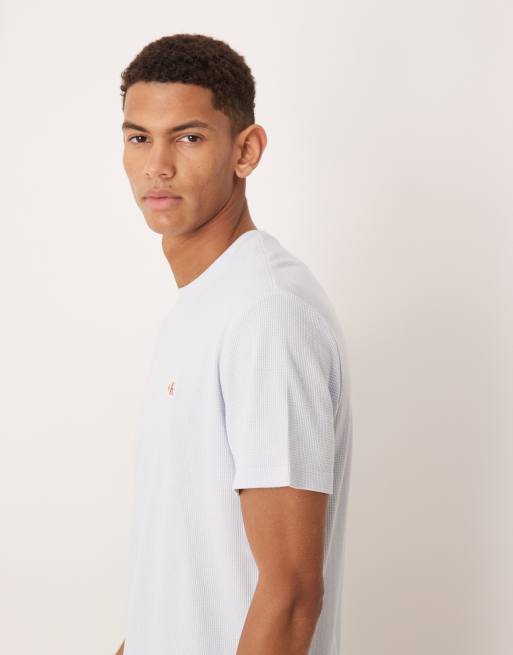 Calvin Klein Jeans – T-Shirt in Hellblau mit Waffelmuster und Aufnäher, 5 von 5