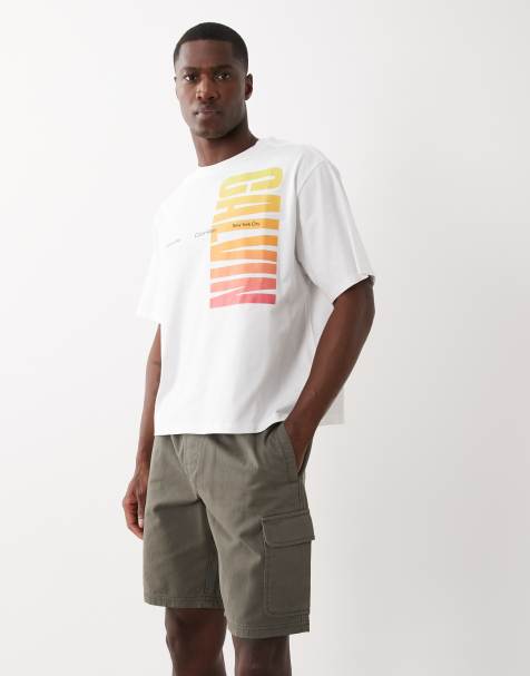 Calvin Klein Jeans - T-shirt in jaren 90-stijl met print op de borst in wit - view 1