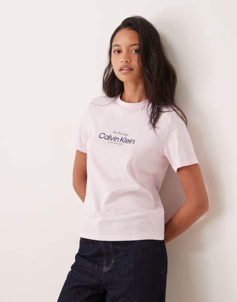 Calvin Klein Jeans – T-Shirt in Rosa mit klassischem Schnitt und Logo - view 1