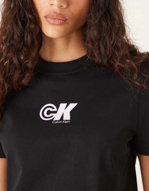 Calvin Klein Jeans – T-Shirt in Schwarz mit „CK"-Retro-Logo, 3 von 4