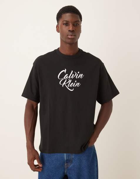 Calvin Klein Jeans – T-Shirt in Schwarz mit großem Grafik-Schriftzug - view 1
