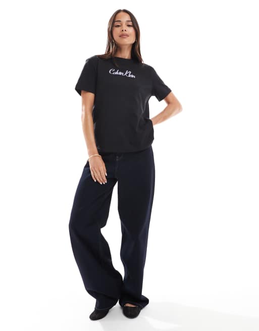 Calvin Klein Jeans – T-Shirt in Schwarz mit Logo-Schriftzug, 2 von 4