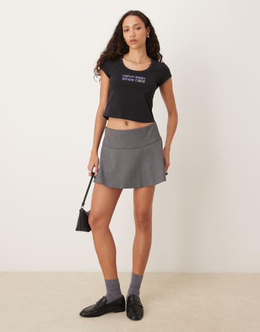 Calvin Klein Jeans – T-Shirt in Schwarz mit Slogan-Logo 1968, 3 von 4