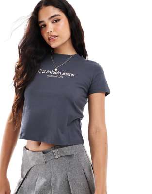 Calvin Klein Jeans - T-Shirt in Schwarzbraun mit Logo