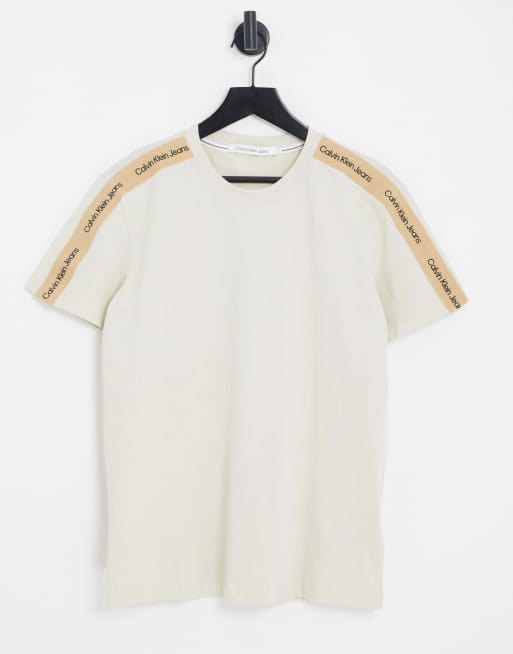 Calvin Klein Jeans - T-shirt met contrasterende bies over de schouders in stone
