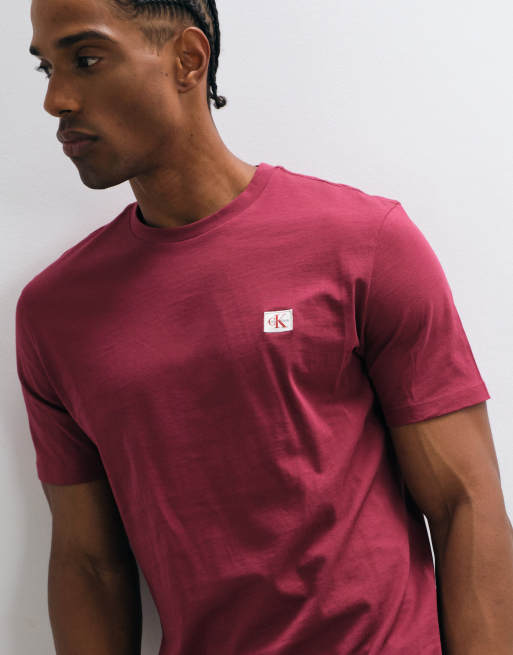 Calvin Klein Jeans T-shirt met geweven label in bordeauxrood, 3 van 5