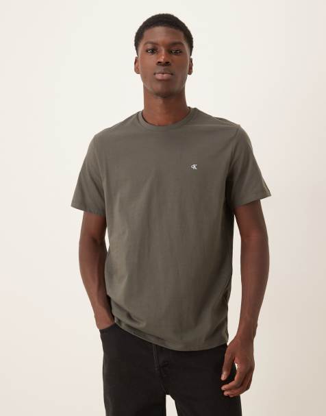 Calvin Klein Jeans - T-shirt met klein logo in donkerbruin - view 1