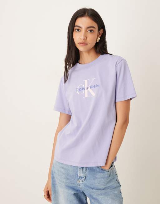 Calvin Klein Jeans - T-shirt met korte mouwen en klassiek monologo in lila