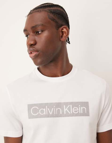 Calvin Klein Jeans - T-shirt met logo in gestreept kader in wit - view 1