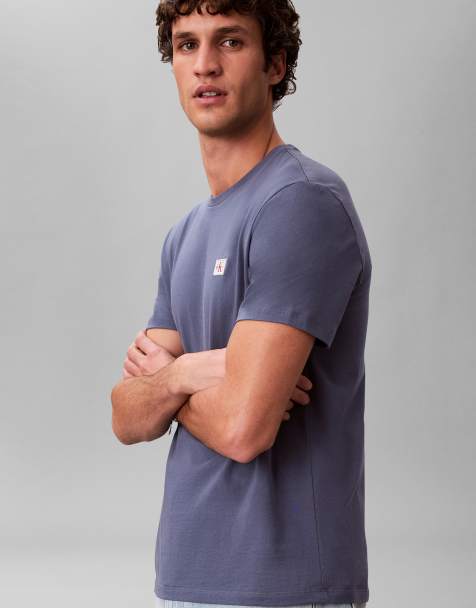 Calvin Klein Jeans - T-shirt met logobadge in blauw - view 1