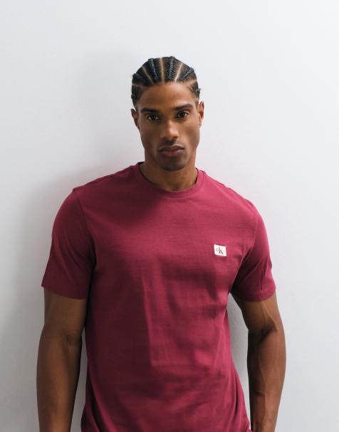 Calvin Klein Jeans T-Shirt mit gewebtem Label in Burgunderrot - view 1